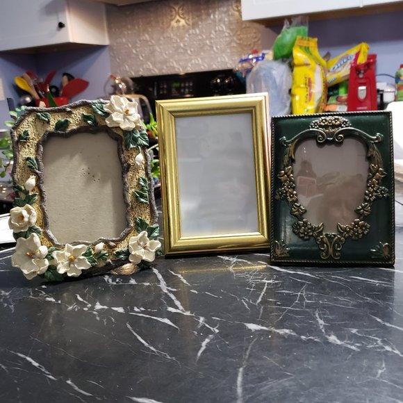 3 assorted Frames, Pretty for your pictures. - Picture 2 of 4